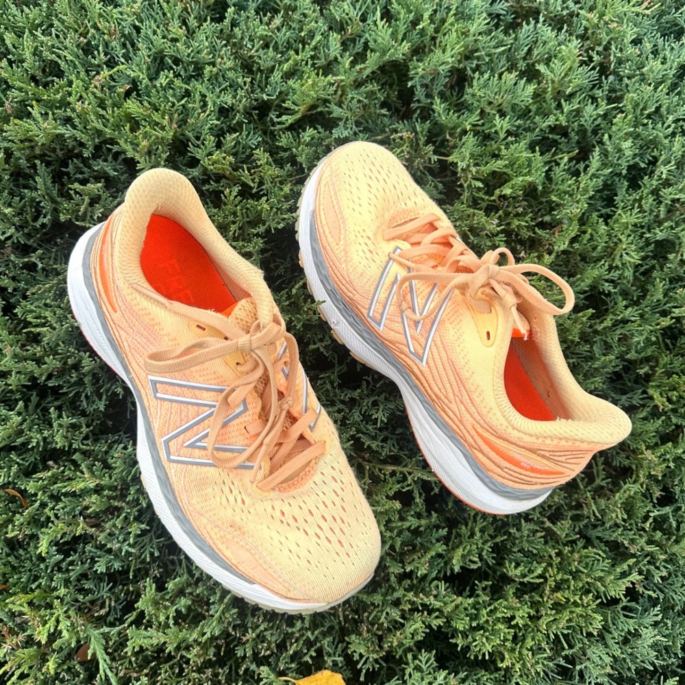 New Balance Women's Fresh Foam X 860v12 Athletic Shoes Size 6.5 Orange